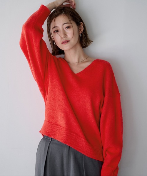 UR'S(ユアーズ)の「ウールブレンドVネックニットプルオーバー(ニット/セーター・レディース・ブラウン/チャコール/ブラック/ホワイト/レッド/ネイビー/ライトピンク・M/L/S)」の7枚目の写真