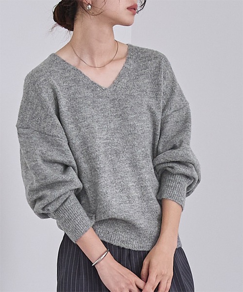 UR'S（ユアーズ）の「ウールブレンドVネックニットプルオーバー