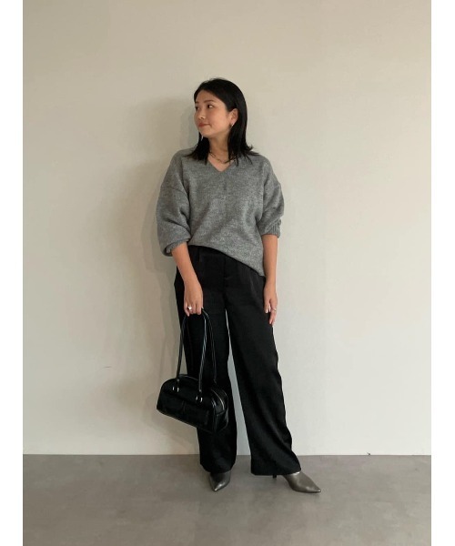 UR'S(ユアーズ)の「ウールブレンドVネックニットプルオーバー(ニット/セーター・レディース・ブラウン/チャコール/ブラック/ホワイト/レッド/ネイビー/ライトピンク・M/L/S)」の8枚目の写真