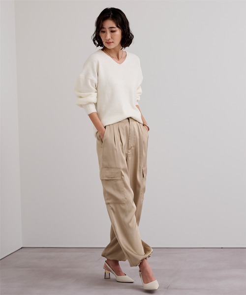 UR'S(ユアーズ)の「ウールブレンドVネックニットプルオーバー(ニット/セーター・レディース・ブラウン/チャコール/ブラック/ホワイト/レッド/ネイビー/ライトピンク・M/L/S)」の12枚目の写真