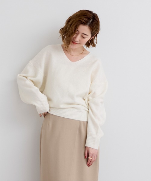 ebure サスティナブルライトウール　Vネックプルオーバー 24AW ebure サスティナブルライトウール Vネックプルオーバー 24AW