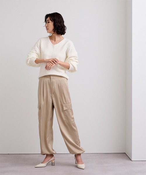 UR'S(ユアーズ)の「ウールブレンドVネックニットプルオーバー(ニット/セーター・レディース・ブラウン/チャコール/ブラック/ホワイト/レッド/ネイビー/ライトピンク・M/L/S)」の13枚目の写真