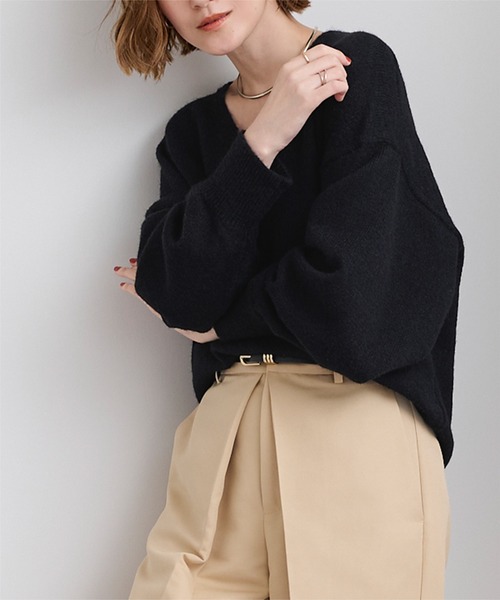 UR'S(ユアーズ)の「ウールブレンドVネックニットプルオーバー(ニット/セーター・レディース・ブラウン/チャコール/ブラック/ホワイト/レッド/ネイビー/ライトピンク・M/L/S)」の20枚目の写真