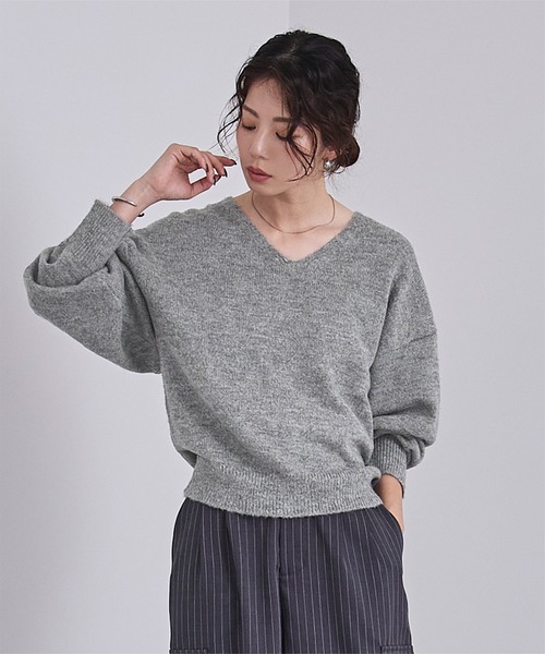 UR'S(ユアーズ)の「ウールブレンドVネックニットプルオーバー(ニット/セーター・レディース・ブラウン/チャコール/ブラック/ホワイト/レッド/ネイビー/ライトピンク・M/L/S)」の21枚目の写真