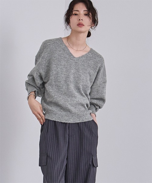 UR'S(ユアーズ)の「ウールブレンドVネックニットプルオーバー(ニット/セーター・レディース・ブラウン/チャコール/ブラック/ホワイト/レッド/ネイビー/ライトピンク・M/L/S)」の22枚目の写真