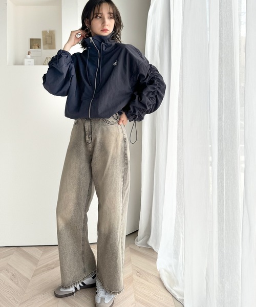 classicalelf（クラシカルエルフ）の「絞りが可愛い大人のカジュアル。ギャザースリーブ胸刺繍ナイロンブルゾン（ナイロンジャケット・レディース・ブラック/ネイビー/ベージュ/オフホワイト・X-LARGE/SMALL/MEDIUM/LARGE）」の8枚目の写真