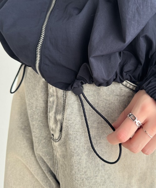 classicalelf（クラシカルエルフ）の「絞りが可愛い大人のカジュアル。ギャザースリーブ胸刺繍ナイロンブルゾン（ナイロンジャケット・レディース・ブラック/ネイビー/ベージュ/オフホワイト・X-LARGE/SMALL/MEDIUM/LARGE）」の12枚目の写真