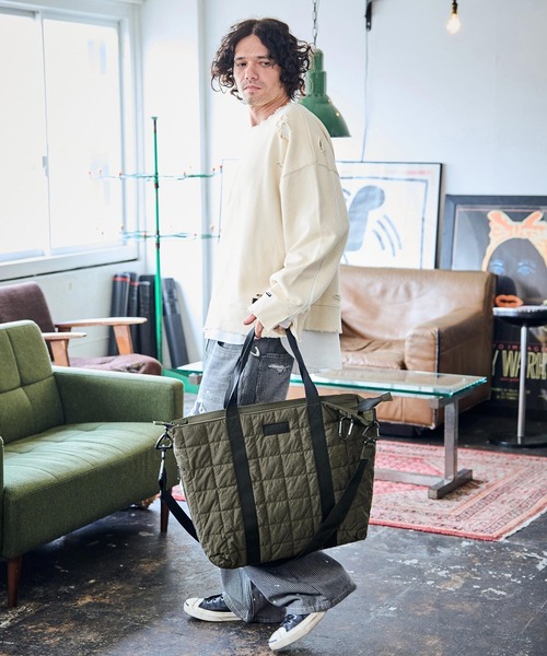 ADAM PATEK(アダムパテック)の「『ADAMPATEK』square quilt shoulder tote bag/スクエアキルトビッグショルダートートバッグ(トートバッグ・メンズ・カーキ/ブラック/グレー・FREE)」の9枚目の写真