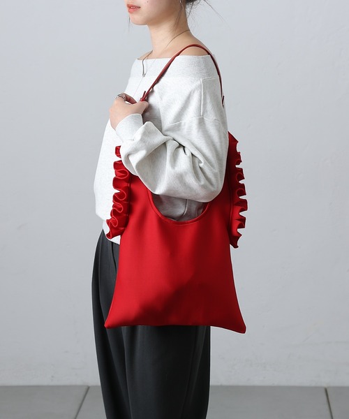 COLONY 2139（コロニートゥーワンスリーナイン）の「ネオプレンフリルバッグ（ハンドバッグ・レディース・レッド/ブラック・FREE）」の7枚目の写真