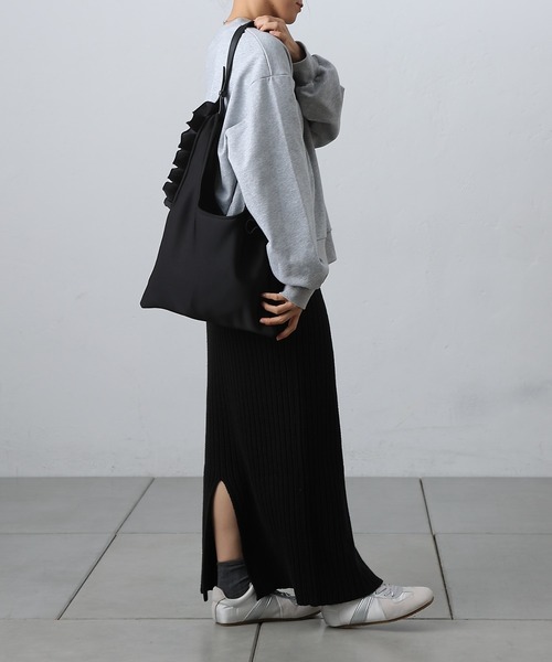 COLONY 2139（コロニートゥーワンスリーナイン）の「ネオプレンフリルバッグ（ハンドバッグ・レディース・レッド/ブラック・FREE）」の15枚目の写真