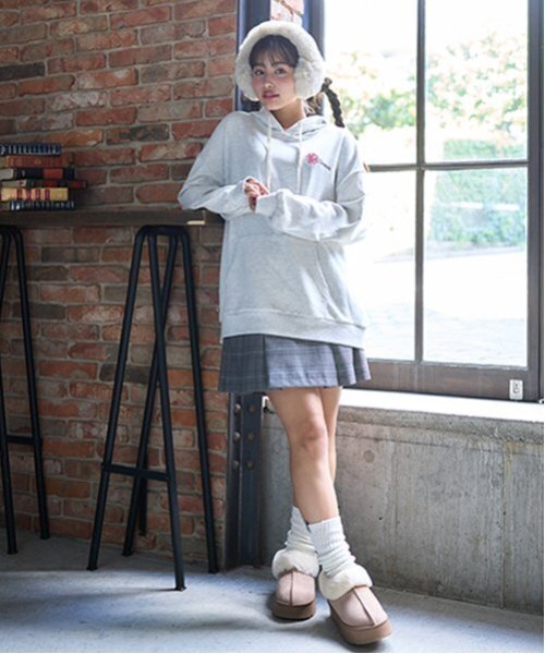 LOVETOXIC（ラブトキシック）の「リサイクルエコファーイヤーマフ（イヤーマフ・キッズ・アイボリー/ベージュ/サックスブルー/ピンク・FREE）」の5枚目の写真