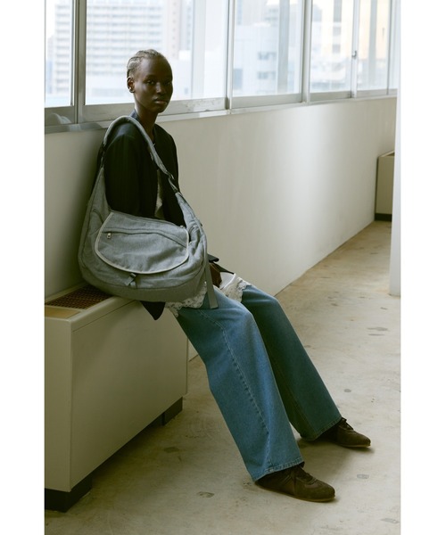 un/neu（アンノイ）の「裏毛ボディバッグ / スウェットショルダー バッグ  / A4対応 / PC（14inch）収納可能（ショルダーバッグ・レディース・グレー/グレイッシュベージュ/ブラック・FREE）」の22枚目の写真