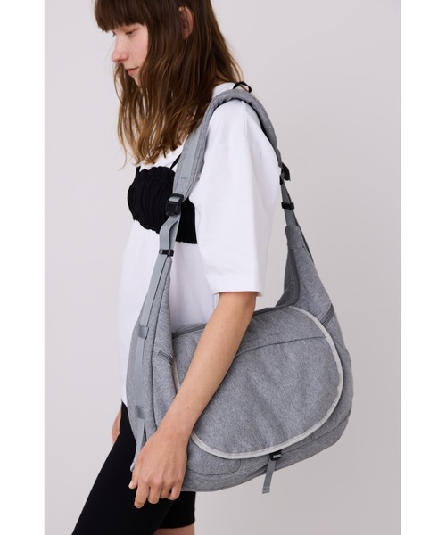 un/neu（アンノイ）の「裏毛ボディバッグ / スウェットショルダー バッグ  / A4対応 / PC（14inch）収納可能（ショルダーバッグ・レディース・グレー/グレイッシュベージュ/ブラック・FREE）」の12枚目の写真