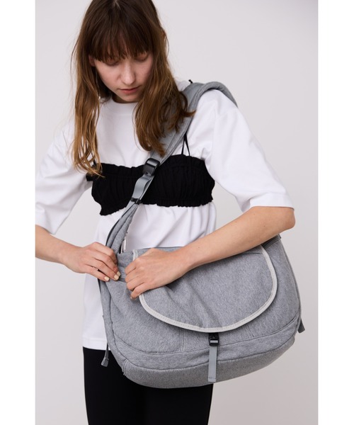 un/neu（アンノイ）の「裏毛ボディバッグ / スウェットショルダー バッグ  / A4対応 / PC（14inch）収納可能（ショルダーバッグ・レディース・グレー/グレイッシュベージュ/ブラック・FREE）」の21枚目の写真
