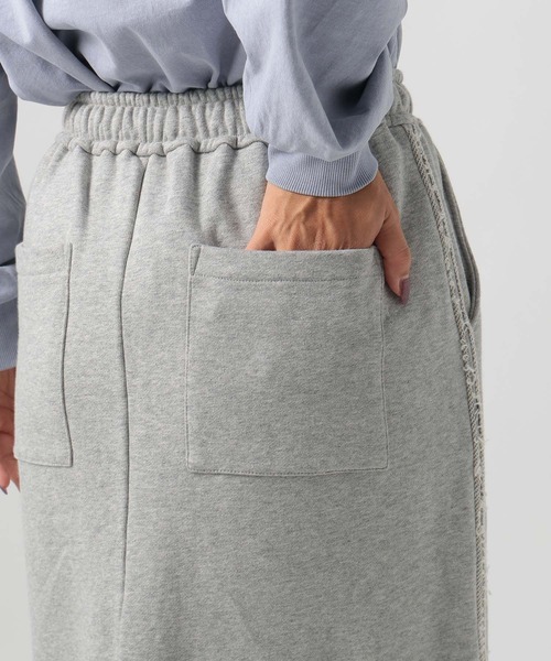 BAYFLOW（ベイフロー）の「[スリットデザインに調整可能]フロントジップスウェットスカート（スカート・レディース・オートミール/ネイビー/グレー・SMALL/MEDIUM）」の14枚目の写真