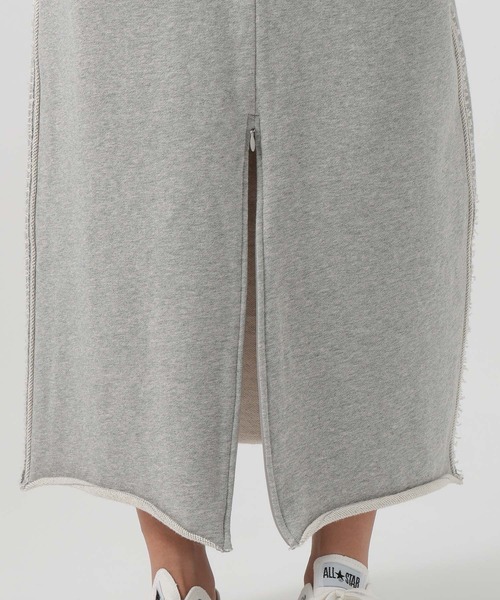 BAYFLOW（ベイフロー）の「[スリットデザインに調整可能]フロントジップスウェットスカート（スカート・レディース・オートミール/ネイビー/グレー・SMALL/MEDIUM）」の15枚目の写真