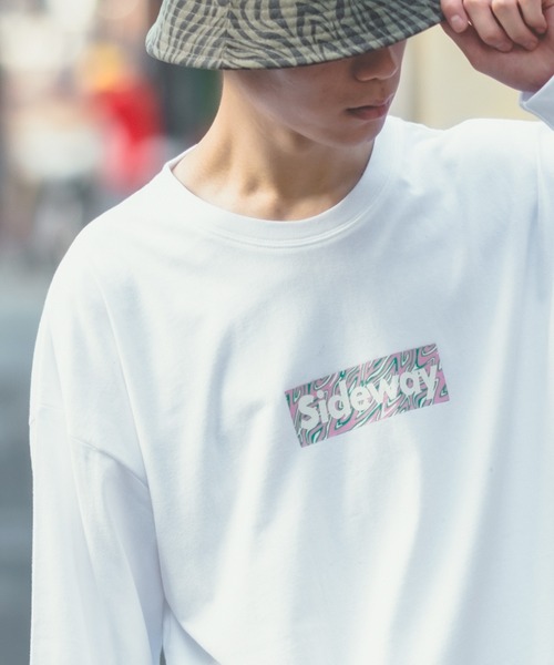 SIDEWAY STANCE（サイドウェイスタンス）の「【SIDEWAY STANCE】ボックスロゴ プリント ロンT（Tシャツ/カットソー・メンズ・ブラック/サックスブルー/ホワイト/ホワイト系/ブラック系/パープル系/ブラック系1/ホワイト系1/ライトグレー系1・MEDIUM/X-LARGE/LARGE/SMALL）」の2枚目の写真