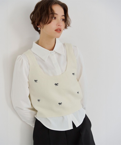 titivate（ティティベイト）の「リボン刺繍ベストセットブラウス（シャツ/ブラウス・レディース・グレー/ベージュ/アイボリー・FREE）」の2枚目の写真