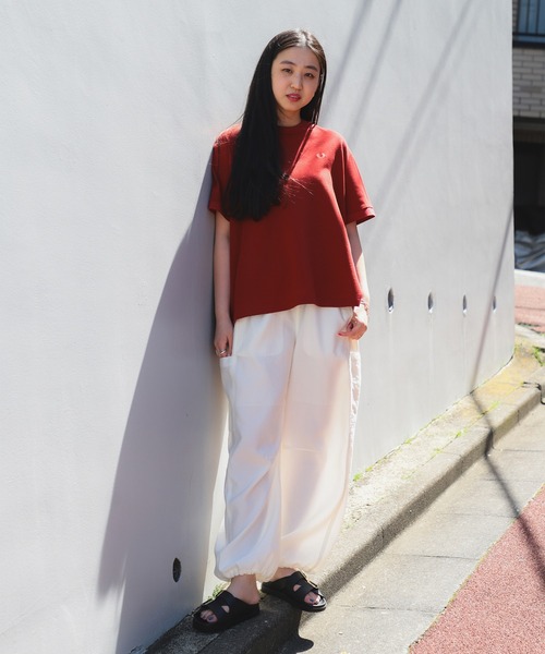 FRED PERRY(フレッドペリー)の「【別注】FRED PERRY / Reluxed Pique T-shirt(Tシャツ/カットソー・レディース・ブラック/レッド/ホワイト系その他・10)」の12枚目の写真