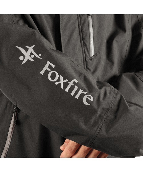 Foxfire(フォックスファイヤー)の「ストームトレーサージャケット(マウンテンパーカー・メンズ・ブラック/ダークカーキ/レッド・M/L/XL)」の15枚目の写真