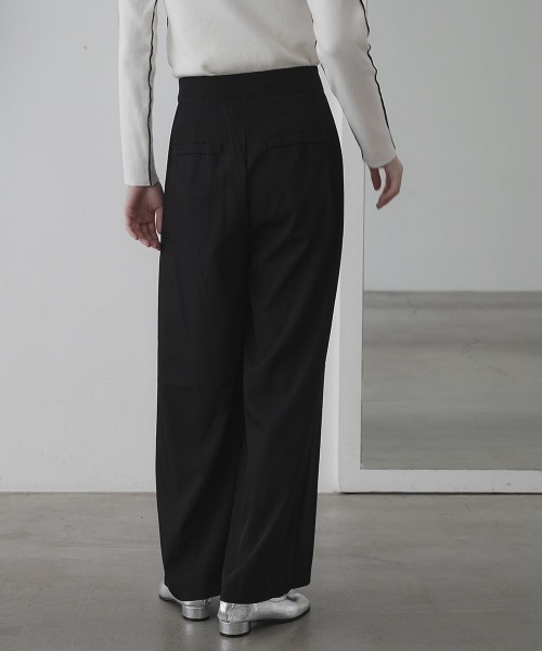 Clum(クルム)の「2tuck wide slacks pants / 2タックワイドスラックスパンツ(スラックス・レディース・ブラック/グレー・SMALL/MEDIUM)」の8枚目の写真