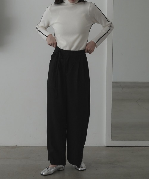 Clum(クルム)の「2tuck wide slacks pants / 2タックワイドスラックスパンツ(スラックス・レディース・ブラック/グレー・SMALL/MEDIUM)」の11枚目の写真