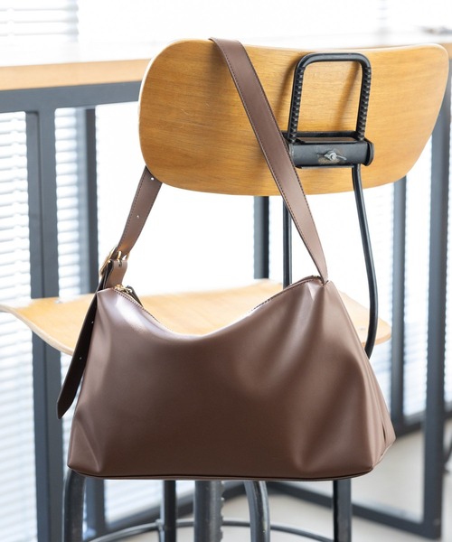 GLOBAL WORK（グローバルワーク）の「スペ軽ベルトショルダー/250393（ショルダーバッグ・レディース・アイボリー/シルバー/ブラック/ブラウン・ONE SIZE）」の4枚目の写真