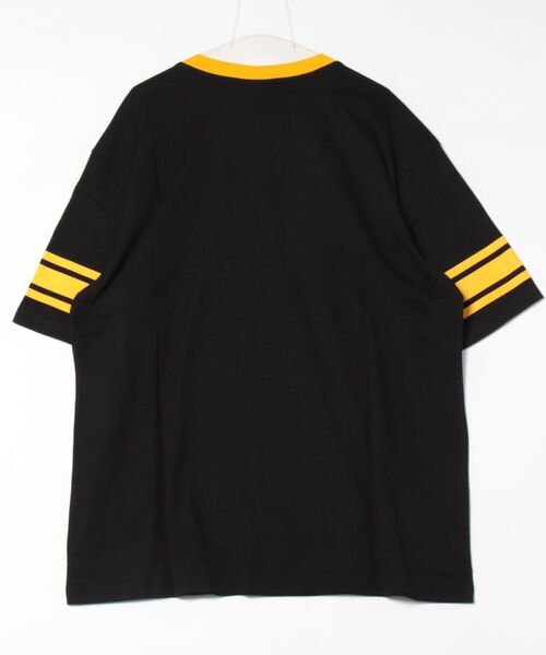Mitchell&Ness(ミッチェル&ネス)の「【Mitchell&Ness/ミッチェルアンドネス】RETRO V-NECK SS TEE LAL/VネックプリントTシャツ/レイカーズ(Tシャツ/カットソー・メンズ・ブラック・XL/L/M/3L)」の2枚目の写真