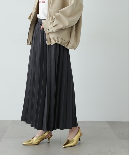 N.（N. Natural Beauty Basic）（エヌエヌナチュラルビューティーベーシック）の「ロングプリーツスカート（スカート・レディース・チャコールグレー/ベージュ・MEDIUM/SMALL）」の4枚目の写真