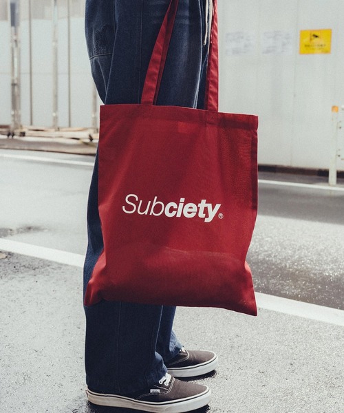 Subciety（サブサエティ）の「Essential tote bag（トートバッグ・メンズ・ホワイト/グリーン/バーガンディー/ブラック/ブルー・FREE）」の5枚目の写真