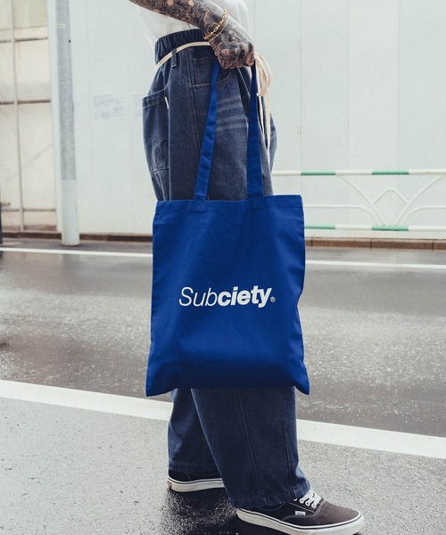 Subciety（サブサエティ）の「Essential tote bag（トートバッグ・メンズ・ホワイト/グリーン/バーガンディー/ブラック/ブルー・FREE）」の4枚目の写真