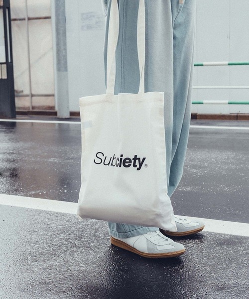 Subciety（サブサエティ）の「Essential tote bag（トートバッグ・メンズ・ホワイト/グリーン/バーガンディー/ブラック/ブルー・FREE）」の15枚目の写真