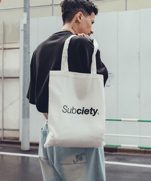 Subciety（サブサエティ）の「Essential tote bag（トートバッグ・メンズ・ホワイト/グリーン/バーガンディー/ブラック/ブルー・FREE）」の16枚目の写真