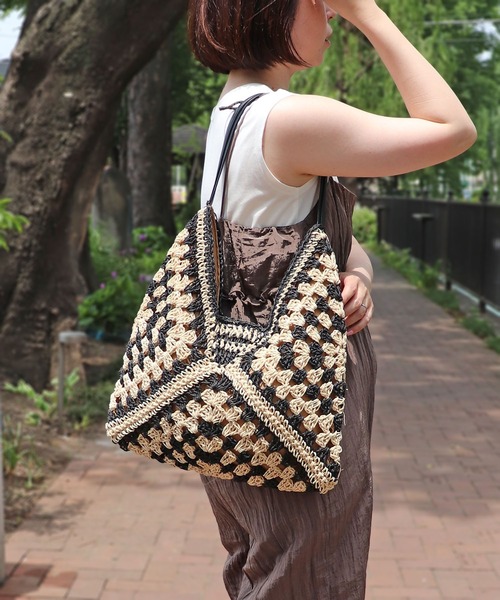 T・S・L（ティーエスエル）の「ペーパー配色クロシェワンショルダーバッグ（かごバッグ・レディース・ベージュ/オレンジ/ブラック・FREE）」の2枚目の写真