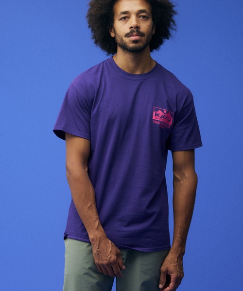 KAVU（カブー）の「KAVU/カブー TRUE LOGO TEE/トゥルーロゴティー（Tシャツ/カットソー・メンズ・オレンジ/ゴールド/サンドベージュ/ネイビー/レッド/ホワイト/ピンク/ナチュラル/ライトイエロー/アッシュグレー/ライトブルー/ブラック/ライトピンク/スカイブルー/ロイヤルブルー/チャコールグレー/グレー/ダークグリーン/ダークオレンジ/サックスブルー/チョコ/ライム/ライトグリーン/アクア/グリーン/ミント/インディゴブルー/マルーン/パープル・MEDIUM/LARGE/X-LARGE）」の21枚目の写真