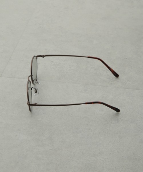 NANO universe(ナノユニバース)の「アイウェア/オクタゴン型 メタルフレーム(サングラス・メンズ・ライトグレー/オリーブ・FREE)」の6枚目の写真
