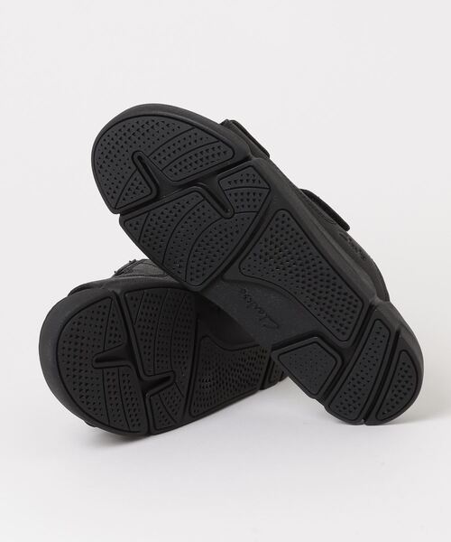 Clarks Triggie ブラック コンフォートサンダル Trigenic2 Ray / トライジェニック2レイ （ブラックヌバック