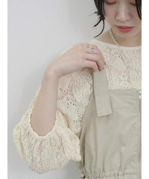 Samansa Mos2 blue（サマンサモスモスブルー）の「フロントジップドロストビスチェ（シャツ/ブラウス・レディース・ベージュ/ブラック/グレー・F）」の17枚目の写真