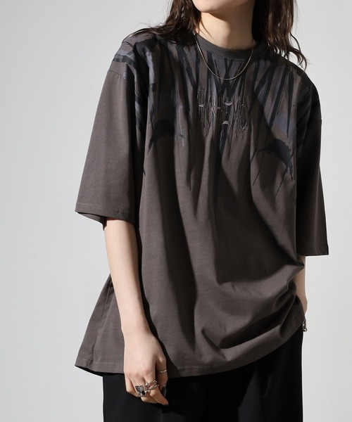 RE730（アールイーセブンサーティー）の「Psychedelic Print Short Sleeve T-Shirt / サイケデリックなプリント半袖Tシャツ unisex（Tシャツ/カットソー・メンズ・ブラック×ピンク/ブラック×ブルー/ブラック×ホワイト/チャコール・M/L）」の18枚目の写真