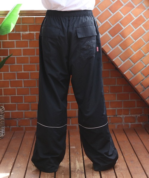 THRASHER(スラッシャー)の「THRASHER ナイロンタスラン裏メッシュパイピングパンツ(その他パンツ・メンズ・ブラック×ブルー/ホワイト系その他・MEDIUM/X-LARGE/LARGE)」の22枚目の写真