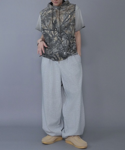 SPINNS(スピンズ)の「ボリュームワイドスウェットパンツ/ユニセックス/ドローコード付き(その他パンツ・メンズ・杢グレー/アッシュグレー/ブラック・L/M/S)」の4枚目の写真