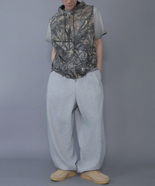 SPINNS(スピンズ)の「ボリュームワイドスウェットパンツ/ユニセックス/ドローコード付き(その他パンツ・メンズ・杢グレー/アッシュグレー/ブラック・L/M/S)」の5枚目の写真