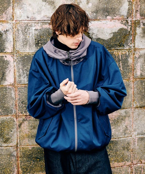 glamb（グラム）の「Drape High Neck Jacket / ドレープハイネックジャケット（ブルゾン・メンズ・ブラック/ブルー/チャコール・S/M/L）」の3枚目の写真