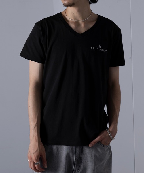 LION HEART(ライオンハート)の「【LION HEART】別注 ワンポイント刺繍 Vネック 半袖 Tシャツ(Tシャツ/カットソー・メンズ・ホワイト/ブラック・S/M/L)」の12枚目の写真