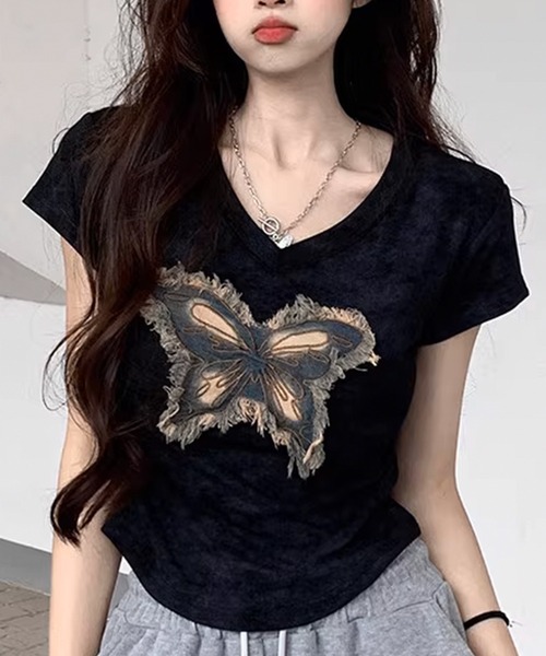 .KOM(ドットコム)の「A'GEM/9 × .kom 『.KOM/ドットケーオーエム』 /蝶ギャザーTシャツ(Tシャツ/カットソー・レディース・ホワイト/ブラック・M)」の4枚目の写真