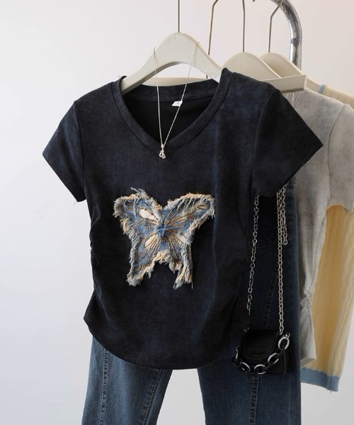 .KOM(ドットコム)の「A'GEM/9 × .kom 『.KOM/ドットケーオーエム』 /蝶ギャザーTシャツ(Tシャツ/カットソー・レディース・ホワイト/ブラック・M)」の7枚目の写真