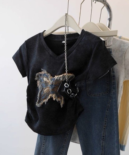 .KOM(ドットコム)の「A'GEM/9 × .kom 『.KOM/ドットケーオーエム』 /蝶ギャザーTシャツ(Tシャツ/カットソー・レディース・ホワイト/ブラック・M)」の8枚目の写真