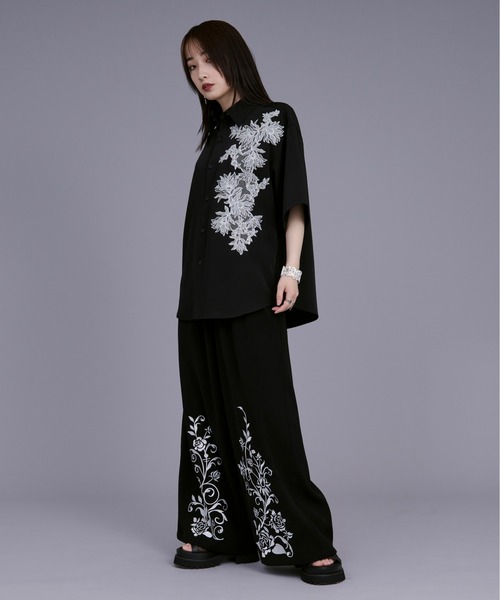 Ellno Loset（エルノロゼット）の「ハッチングフラワー刺繍シャツ（シャツ/ブラウス・メンズ・ブラック/ブルーグレー/オフホワイト・SMALL/MEDIUM/LARGE）」の11枚目の写真