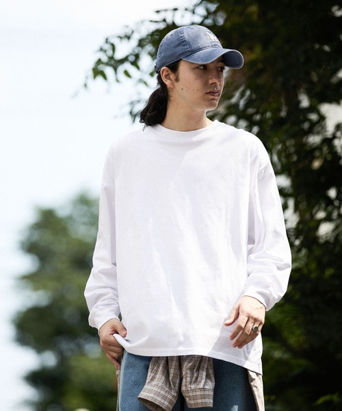 niko and...(ニコアンド)の「USAコットンロングスリーブTシャツ(Tシャツ/カットソー・メンズ・オレンジ/ネイビー/オフホワイト/グレー/イエロー/ベージュ/チャコール/ブラック/ブルー/ホワイト・MEDIUM/LARGE)」の2枚目の写真