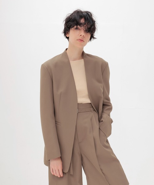 DRESSLAVE(ドレスレイブ)の「suiting collarless jacket(スーチングノーカラージャケット)(ノーカラージャケット・レディース・ネイビー/ブラウン・38)」の1枚目の写真